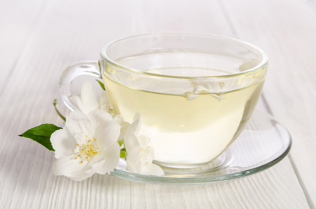 Le thé blanc : une boisson exquise aux propriétés et aux récits passionnants